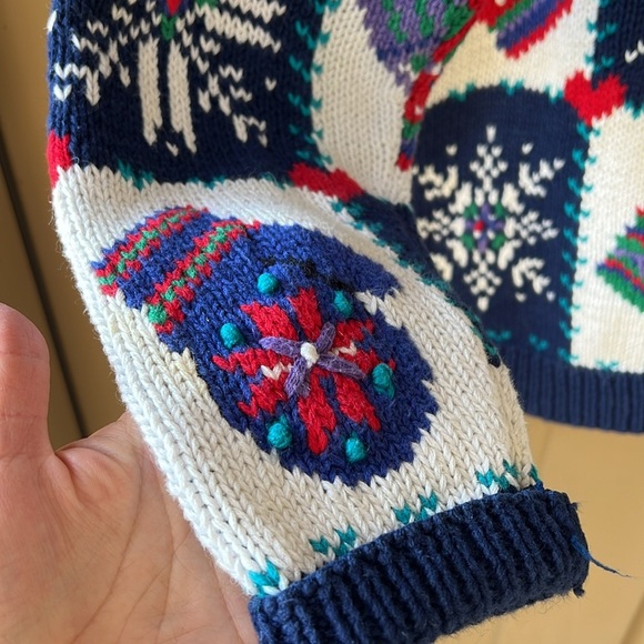 Signatures by Northern Isles Hand Knitted Winter Themed Cardigan Chunky Cardigan - Picture 6 of 10